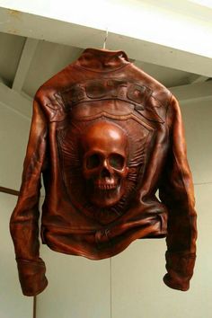 Art Du Cuir, Skull Jacket, Leather Jacket Men Style, Custom Leather Jackets, Leather Gear, Leather Carving, Leather Art, Skull Fashion, Motorcycle Leather