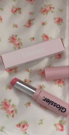 Glossier Ultra Lip, Flawless Makeup Look, Makeup Bag Essentials, Beauty Habits, Glowy Makeup