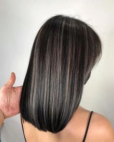 Balayage On Black Hair, Shiny Black Hair, Black Hair Balayage, Black Hair Dye, Black Hair With Highlights, Hair Streaks, Dark Hair With Highlights, Hair Color Highlights, Long Black Hair