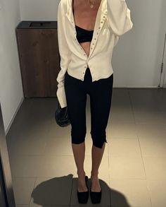 Lemaire Summer, Romantic Chic Style, Outfit Mirror Picture, Spa Day Outfit, Winter Outfit Casual, Stile Kendall Jenner, Picture Inspiration, Spring 2025