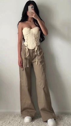 Confident Fashion Style, Corset Inspo Outfit, Corset Summer Outfit, Summer Corset Outfit, Corset Outfit Classy, Fitsandbits Outfits, Coquette Style Aesthetic, Outfit Inspo Corset, Haze Aesthetic