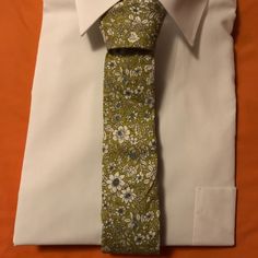 Vintage Look Floral Pattern Tie Brand New Tie Perfect For Weddings Or Groomsman Gifts Floral Pattern Tie Cotton Tie, Thick Fabric For Easy Tying Soft Feel Vintage Styling! Perfect For Weddings, Groom, Groomsmen, Best Man, Etc. Cotton Ties For Weddings, Fitted Cotton Ties For Wedding, Fitted Green Ties For Wedding, Fitted Spring Wedding Ties, Vintage Styling, Groom Groomsmen, Vintage Floral Print, Tie Colors, Thick Fabric