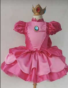 Mario Bros Party, Princesa Peach, Princess Costume, Kid's Fashion, Princess Crown, Fiesta Party, Princess Party, Event Dresses, Mario Bros