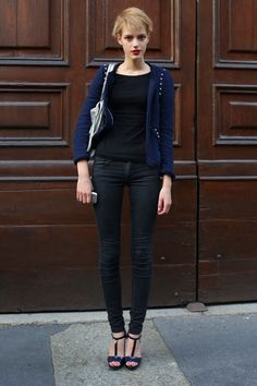 Esther heesch Pretty Cardigans, Model Street Style, Free Picture, Models Off Duty, Celebrity Outfits, Street Chic, Free Image, Style Icons, Casual Style