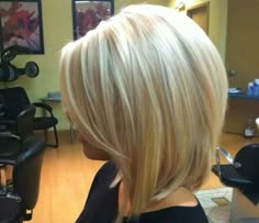 Best Bob Haircuts For Round Faces Medium Layered Bob Haircuts, Angled Bob Haircuts, Bob Haircut For Round Face, 2015 Hairstyles, Hair 2018, Round Face Haircuts, Hair Color And Cut, Blonde Bobs, Bob Haircuts