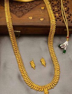 Material:- Brass, Gold Platted Pack- Necklace Set These Beautiful Gold Platted Necklace Best for gifting and personal use, You can gift your Girlfriend, Mother, Sister , Relatives , Neighbours etc. Combine it with Matching Dress and be the Limelight of every Occasion ( Diwali, Birthday, Anniversary, Christmas, Any Ritual Festival). Suitable for all Occasions. a)These are very skin Friendly. b)The plating is Non- Allergic and safe for all Environment. Gift for Her, Best Friend Gift, Gift Ideas, Valentines Day Gift,Teacher appreciation Gift, Girl Friend Gift, Friendship Gift, Teacher Gift, Mother's day Gift from Daughter, Christmas Gift, Engraved, Gift for Her, Anniversary Gift for Wife, Anniversary Gift for Girlfriend, Valentines Day Gift for Him, Birthday Gift for Him, Graduation Gift for Kante Gold Necklaces In 40 Grams, Graduation Gifts For Him, Mothers Day Gifts From Daughter, Valentines Day Gifts For Him, Anniversary Gifts For Wife, Birthday Gift For Him, Coin Jewelry, Coin Necklace, Wedding Jewellery Necklace