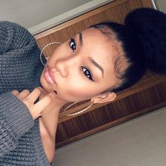 Cute Bun! and love the makeup and sweater too! Buns Black Women, Baby Hairs, Hair Laid, Natural Baby, Dream Hair, Hair Journey, Love Hair, Brazilian Hair