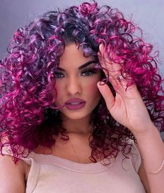 Mecha Frontal, Pink Curly Hair, Pink Purple Hair, Magenta Hair, Dyed Curly Hair, Brown Curly Hair, Hair Color Formulas, Hair Color Crazy, Dyed Hair Inspiration