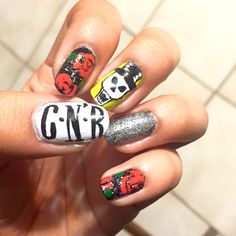 G N' R nail art! Roses Nail Art, Getting Bullied, Music Nails, Rock Nails, Toxic Masculinity, Small Nails, Band Nails, Kiss Nails, Punk Nails