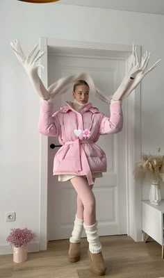 Layout aesthetic autumn эстетика Dior, Chanel Vogue pink монтаж, travel,luxury lifestyle beauty girl Pink Chanel Outfit, Outfit With Turtleneck, Leg Warmer Outfit, Leg Warmers Outfit, Uggs Outfits, Corporate Fashion, Stylish Fall Outfits, Uggs Outfit, Cozy Outfit