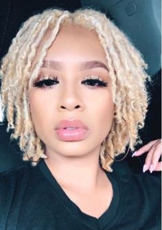 Platinum / Blonde Locs 0.6cm Locs Ideas, Starter Locs, Dreads Styles