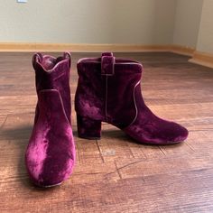 - Designer = Laurence Dacade Paris. - Size = 7m(37). Trunk 40 - Color = 4burgundy. - Msrp = $890 - Velvet/Leather Women’s Size 7m(37) Laurence Dacade Ankle Hi Bootie. - Block Heel = 2” Inches. - Height = Measured At Top Tip Of Boots To Bottom Tip Of Block Heel = 16.5cm. - Made In Italy . - Just A Beautiful Piece. - Genuine And Authentic Or Your Money 3back. - Circumference = Measured At Topmost Part Of Shoes Starting From One One All Around To Same Point = Approximately 31.5cm Trunk 40 Burgundy Velvet, Bootie, Trunk, Leather Women, Block Heels, Bootie Boots, Ankle Boots, Size 7, Velvet