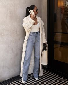 16 Chic Winter Outfit Ideas for Black Women - Fimaan