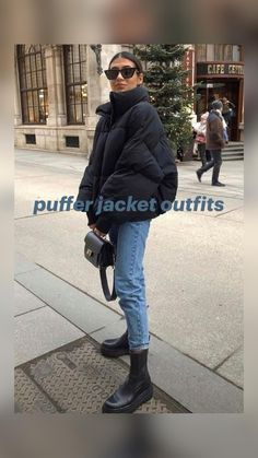 Black Short Jacket Outfit Winter, Styling Jean Jacket Winter, How To Style Puffy Jackets, Black Puffer Jacket Aesthetic, Puffy Denim Jacket Outfit, Short Puffer Jacket Outfit Winter Style, Puffy Leather Jacket Outfit, Puffy Black Jacket Outfit, Women Puffer Jacket Outfit