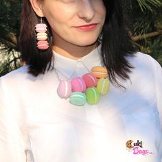 This handmade macarons necklace will cheer up anybody looking at it, it's rainbowy collors, will send out good, positive, happy vibes :)WORLDWIDE DELIVERY - This statement necklace will turn some the heads, you will rock any event you attend and you will make a sensational impression;- Adjustable chain - with lobster clasp;- Materials: lightweight polymer paste, foam (all materials are unedible);- 0 Calories, perfect for your diet :PLet the magic happen: post the pictures with you wearing any of Sweet Multicolor Necklaces For Gift, Sweet Multicolor Necklace For Gift, Rainbow Macarons, Rainbow Purses, Cream Bags, Ice Cream Cookies, Rainbow Necklace, Happy Vibes, Girl Cakes