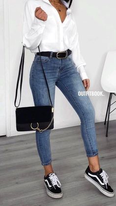 Denim Dress Winter, How To Wear Leggings, 2024 Outfits, Outfit Jeans, White Long Sleeve Shirt, Spring Outfits Women, 가을 패션, Spring Outfits Casual