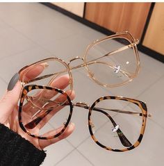 Oversized Spectacles, Glasses Inspiration, Square Glasses Frames, Square Eyeglasses, نظارات شمسية