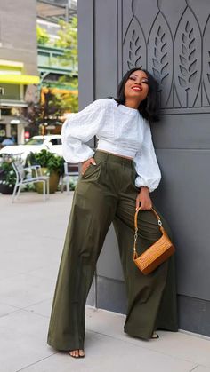 Wide Leg Pants Crop Top, Outfit Ideas For Wide Leg Pants, Crop Top And Wide Leg Pants, Wide Leg Pant Suits For Women, Cropped Jacket Wide Leg Pants, Wide Legged Dress Pants, Wide Leg Pants And Crop Top Outfit, Office Wide Leg Pants, Dress Pants Casual Outfit