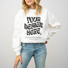 White Relaxed Fit Sweatshirt With Drop Shoulder, White Branding Sweater For Fall, White Branded Sweater For Fall, Oversized Crew Neck Sweater With Branding, Casual White Sweater With Branding, White Long Sleeve Sweater With Branding, White Relaxed Fit Sweater With Branding, White Crew Sweater With Branding, White Crew Neck Sweatshirt With Branding