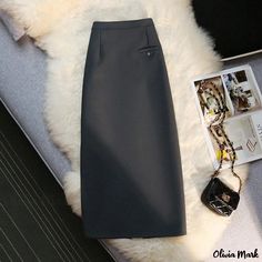 Olivia Mark - Vintage Style High-Waisted Straight Cut A-Line Skirt with Side Split in Black Black Sophisticated Dress, Skirts Midi High Waisted, Black Midi Skirt, Types Of Skirts, Cut Design, Black Skirt, Vintage Chic, Straight Cut, A Line Skirt