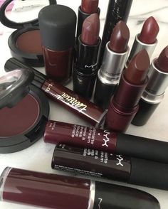 Bourgeoisie Aesthetic, Dark Lipstick Looks, Red Coquette, Make Up Inspo, Food Snacks, Dark Feminine Aesthetic, Red Aesthetic, Pretty Makeup, Cute Makeup