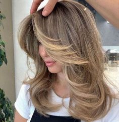 Butterfly Haircuts, Vacation Hairstyles, Hairstyles For Layered Hair, Blonde Hair Inspiration, Hair Stylies, Haircuts Straight Hair, Haircuts For Long Hair