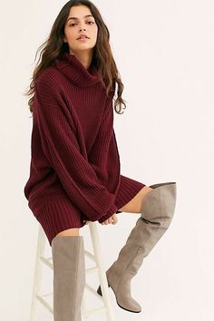 NWT FREE PEOPLE OVERSIZED RIBBED TUNIC COCOA PULLOVER SWEATER WINE SIZE SMALL Sure to be a seasonal staple, this oversized chunky turtleneck sweater features contrasting knit techniques throughout the body to create pieced dimension in a slouchy silhouette. Dramatic sleeves Pull-on style Ribbed hem Care/Import Hand Wash Cold Import APPROXIMATE MEASUREMENTS BUST: 31.5” across LENGTH: 32” Contents 40% Acrylic 60% Cotton INSIDE LABEL MARKED TO PREVENT RETURNS TO RETAIL STORE Chunky Turtleneck, Chunky Turtleneck Sweater, Dramatic Sleeves, Oversized Turtleneck, Gorgeous Leather, Knit Turtleneck Sweater, Free People Sweaters, Turtle Neck Top, Free People Sweater