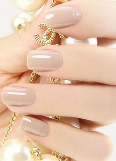 The Edit | Our Favourite Minimalist Manicures Manicured Nails, Cute Simple Nails, Diy Case, Nail Polish Trends, Super Nails, Pink Nail Polish, Gorgeous Nails, Love Nails