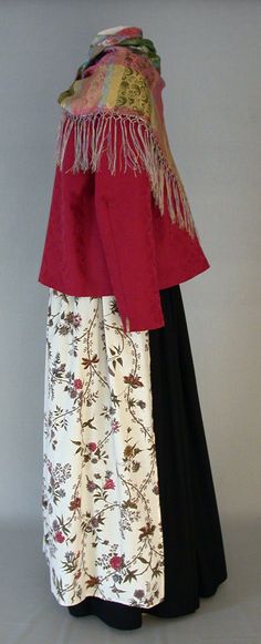 Rantalakeuden kansallispuku. Folk costume of Rantalakeus. Finland Clothing, Finnish Costume, Magic Inspiration, Nature Magic, National Costume, Costume Shoes, Folk Dresses, Traditional Costume, Folk Costume