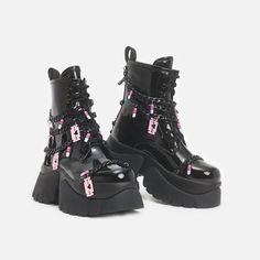 Kpop Shoes, Mary Janes Platform, Shoes Mary Janes, Creepy Cute Fashion, Shoes Png, Punk Shoes, Platform Boots Chunky, Platform Design, Boots Chunky