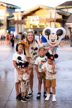 10 Best Mommy And Me Disney Outfits - That Disney Fam Disney World Family Outfits, Mommy And Me Disney Outfits, Mommy And Me Disney, Disney Outfits Winter, Family Disney Outfits, Disneyworld Outfits, Disneyworld Outfit, Baby Boy Disney, Kids Disney Outfits