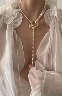 Necklace 2023, قلادات متدلية, Cross Choker, Pearl Necklace Vintage, Pearl Chain Necklace, Choker Jewelry, Pearl Necklaces, Vintage Pearl, Handmade Wire Jewelry