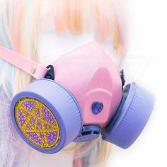 Cute Gas Mask, Creepy Cute Fashion, Pastel Punk, Pastel Goth Outfits, Tokyo Street Fashion, Pastel Goth Fashion, Kawaii Goth, Yami Kawaii, Cool Masks