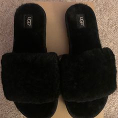 Brand New, Never Worn. Size 6. Black Casual Slippers With Cushioned Footbed, Casual Synthetic Slippers For Fall, Black Round Toe Slippers For Fall, Comfortable Black Slippers For Fall, Ugg Slides, Shoes Ugg, Cute Lazy Outfits, Ugg Black, Lazy Outfits