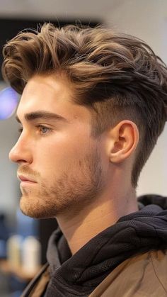 Low Taper Fade Textured Top, Low Taper Quiff, Classic Taper Haircut Men, Taper Fade With Quiff, Textured Quiff Men's Hairstyle, Classic Wavy Hair, Messy Quiff Hairstyles Men, Taper Fade Wavy Hair, Low Tapered Fade