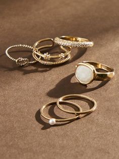 Enhance your ring collection with this 6-pack of glitz dainty rings, offering a variety of sparkling designs that effortlessly add a touch of glamour to your outfits for any occasion. Bohemian Wedding Jewelry, Ring Cheap, Fall Jewelry Trends, Rose Gold Rings, Dainty Rings, Hand Rings, Wedding Branding, Military Ball, Ring Collection