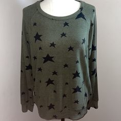 Buffalo Sweater With Stars New Casual Long Sleeve Star Print Tops, Casual Long Sleeve Sweatshirt With Star Print, Casual Black Top With Star Patch, Casual Star Print Sweatshirt For Loungewear, Relaxed Fit Star Print Top For Loungewear, Star Print Relaxed Fit Top For Loungewear, Black Star Print Top For Winter, Relaxed Fit Star Print Top For Fall, Casual Fall Tops With Star Patch