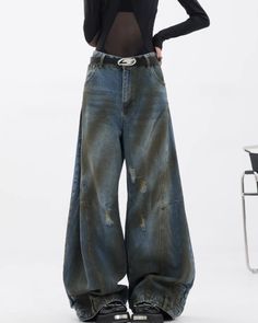 Denim pants with an urban look that look great on the street.

The thick wide silhouette does not emphasize the line of your legs and makes it easy to maintain balance.

It's an orthodox item that can be worn regardless of the season, so it's sure to be useful for many seasons.
◾️Model
Height/Weight：166cm(65.3in)/44kg(97.0lb)
Fitting Size：S



Cm(inches)
Length
Waist
Hip


XS
106(41.7)
64(25.2)
108(42.5)


S
108(42.5)
68(26.7)
112(44)


M
110(43.3)
72(28.3)
116(45.6)


L
112(44)
76(29.9)
120(47.2)


XL
114(44.8)
80(31.5)
124(48.8) Ripped Jeans Women, Pants Streetwear, Wide Jeans, Streetwear Style, Loose Jeans, Ripped Denim, Denim Trousers, Vintage Streetwear, Wide Leg Denim