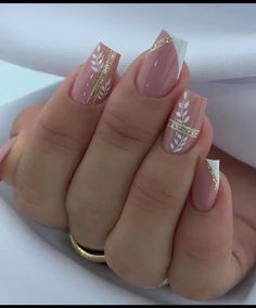 Elegant Touch Nails, Gold Nail Art, Beauty Nails Design, Short Acrylic Nails Designs, Bridal Nails, Fancy Nails, Gold Nails, Nude Nails