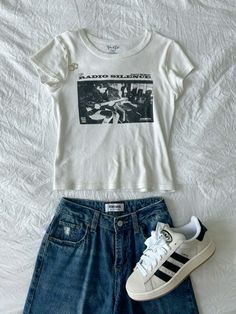 Brandy Melville Outfits Summer, Adidas Spezials, Campus 00, Adidas Outfits, Campus Outfit, Y2k Adidas, Fitting Room, Radio Shack