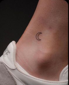 Stick and Poke Crescent Moon Ankle Tattoo, Moon Tattoo Simple Crescent, Simple Half Moon Tattoo, Moon Tattoo Men Simple, Small Fine Line Moon Tattoo, Moon Tattoos Fine Line, Simplistic Moon Tattoo, Half Moon Small Tattoo, Crescent Tattoo Design