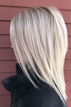 Beyonce Blonde Hair, Razor Cut Hairstyles, Layered Haircuts For Women, Medium Layered Haircuts, Cut Hairstyles, Medium Layered Hair, Tumblr Hair, Short Hair Trends