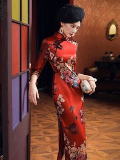 Qipao Details: Material: 19 mome mulberry silk (19 姆米重磅真絲) Mulberry silk is "the second skin of the human body", which feels soft, smooth, and thick. Thickness: Moderate thickness Elasticity: Slightly elastic Feel: Drape, soft, comfortable, breathable Occasions: Events, meetings, and special occasions Size Chart:(Scroll to the side for full chart) The measurements in the size chart are based on clothes. Not your body measurements. So you will choose the size a little Larger (about 0.5-1") than y Red Long Sleeve Cheongsam For Spring, Red Elegant Cheongsam For Spring, Elegant Red Cheongsam For Spring, Red Long Cheongsam For Spring, Fitted Red Ao Dai For Spring, Floral Print Fitted Cheongsam For Wedding, Floral Fitted Cheongsam For Wedding, Fitted Floral Cheongsam For Wedding, Cheongsam Dress Long