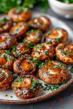 Stuffed mushrooms garnished with chopped parsley on a ceramic plate. Crimini Mushrooms Recipes, Soy Sauce Marinade, Breaded Mushrooms, Mozzarella Sticks Recipe, Roasted Cauliflower Steaks, Air Fryer Recipes Vegetarian, Asparagus And Mushrooms