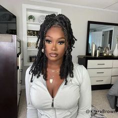 25+ Stunning Hairstyles to Try with Boho Knotless Braids – Ywigs Twist Hairstyles Medium Length, Shoulder Length Spring Twist, Quen Blackwell Braids, Short Goddess Passion Twist, Marly Twist Short, Box Braids Twist Hairstyles, Island Twist Boho Bob, Short Bohemian Twist, Short Passion Twists With Curls