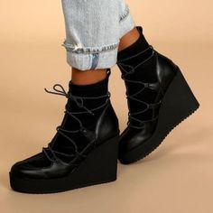 Steve Madden Atomic Wedge Lace-Up Bootie In Black Leather Size 6m Condition New Without Tags Approximately Measurements Heel 4" Front Wedge 1" Steve Madden Boots Ankle, Brown Suede Ankle Boots, Platform Boots Chunky, Steve Madden Boots, Steve Madden Heels, Black Suede Booties, Tall Leather Boots, Black Wedge, Black Chelsea Boots