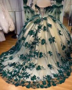 Quinceanera Dresses With Cape And Hood, Quince Dresses With Capes, Quince Dress Sleeves, White And Green Quinceanera Dresses, 15 Dresses Quinceanera Green, Olive Green Quinceanera Dresses, Quinceanera Dresses With Sleeves, Emerald Quinceanera Dress, Dark Green Quinceanera Dresses