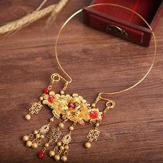 Chinese Retro Hanfu National Style Bride Necklace Choker Cheongsam Accessories  | eBay Gold Necklace Set Design, Pick Clothes, Small Diamond Necklace, Small Gold Necklace, Chinese Accessories, Bride Necklace, Chinese Jewelry, Small Necklace, Chinese Art Girl