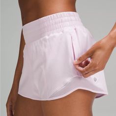 Use Code Xxwendym When You Sign Up To Get $10 Off! Https://Posh.Mk/Domwqg6d6bb Lulu Lemon Shorts, Lulu Shorts, Lululemon Speed Up Shorts, Lululemon Outfits, Lululemon Hotty Hot Shorts, Hotty Hot Shorts, Shorts Lululemon, Cute Preppy Outfits, Lululemon Shorts