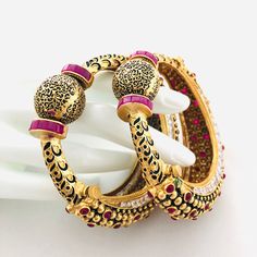 Excited to share the latest addition to my #etsy shop: Antique Kundan Kada bangles/ Ruby Kundan Openable Bangles/ Black Meenakari Rajwadi Bangles/ Bollywood Indian Bangles/ Traditional Jewelry https://etsy.me/3m3Xqgk #wedding #no #women #brass #midcentury #kundankangan Rajwadi Bangles, Kada Bangles, Indian Bangles, Oxidized Silver Rings, Bangles Making, Ruby Crystal